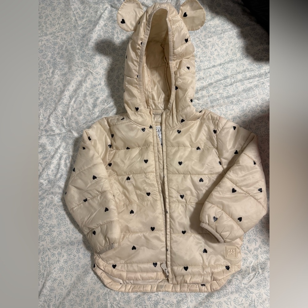 GAP girls Cream Puffer Jacket with Black Hearts